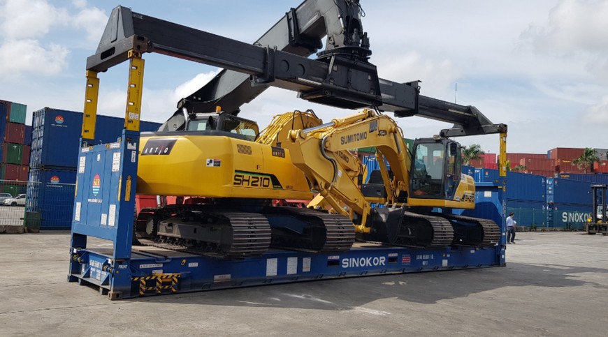 Flat-rack Heavy Hauling. Heavy equipment overseas shipping