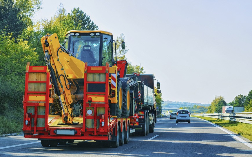 cross country tractor hauling